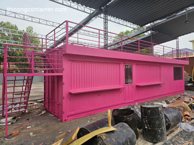 Container cafe 40 Feet có sân thượng hồng pastel-1