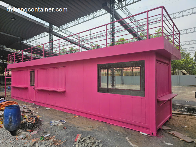 Container cafe 40 Feet có sân thượng hồng pastel-2