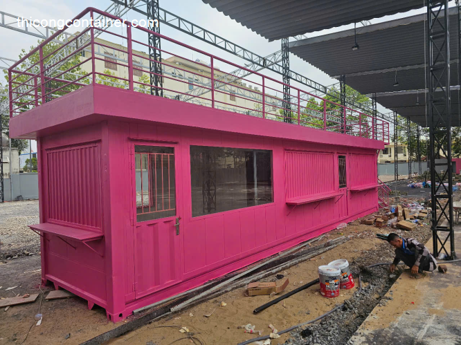 Container cafe 40 Feet có sân thượng hồng pastel-6