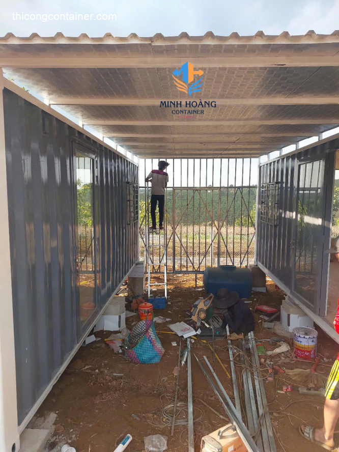 Hai văn phòng container 20 feet khung kính-1