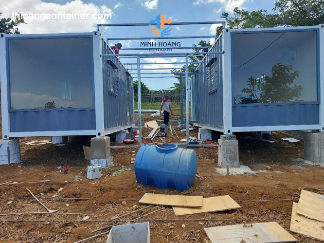 Hai văn phòng container 20 feet khung kính-6