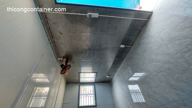 Nhà container 20 feet xám bóng có wc, điện, đèn, quạt đầy đủ tiện nghi-7